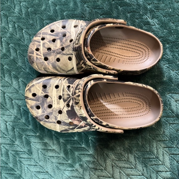 Crocs camo EUC - Picture 2 of 5